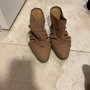 Universal Thread Tan Woven Mules